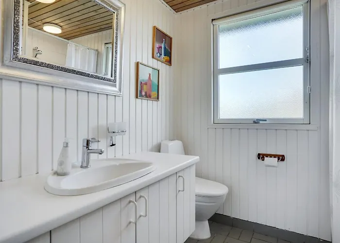 Holiday home Nashota - 700m From The Sea By Interhome